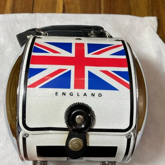 Little Earth England license plate purse - Picture 2 of 16